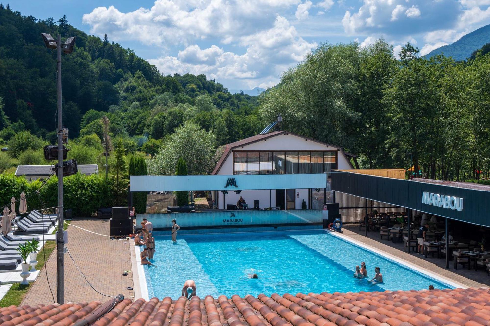 Marabou Resort Брашов Экстерьер фото
